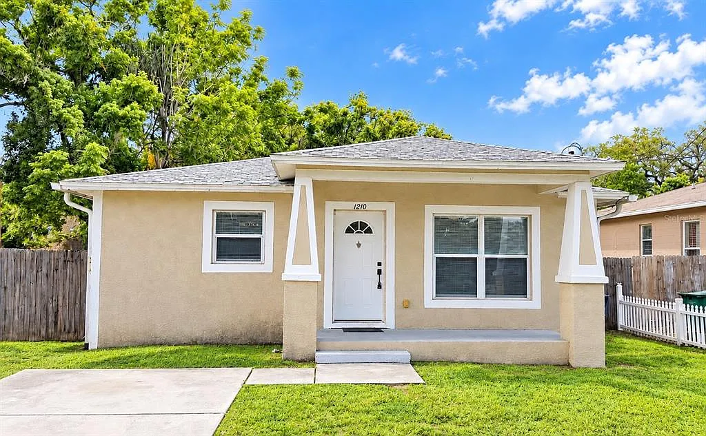 3 bed, 2.0 bath, 1200 sqft, $1,950 — Photo 1