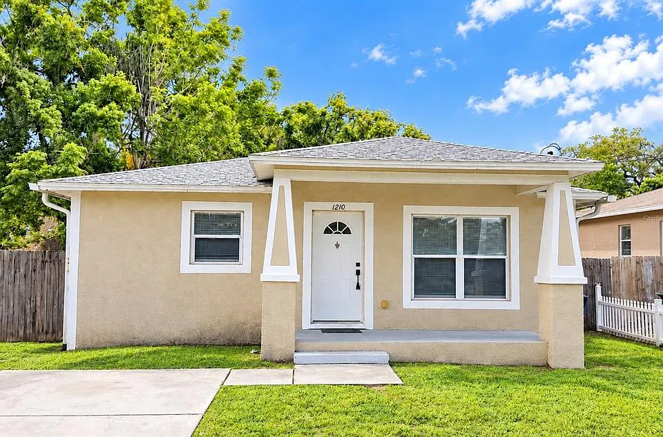 1210 E Holland Ave