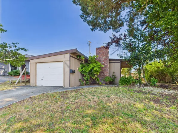 2390 Hillside Dr, Eureka, CA 95501