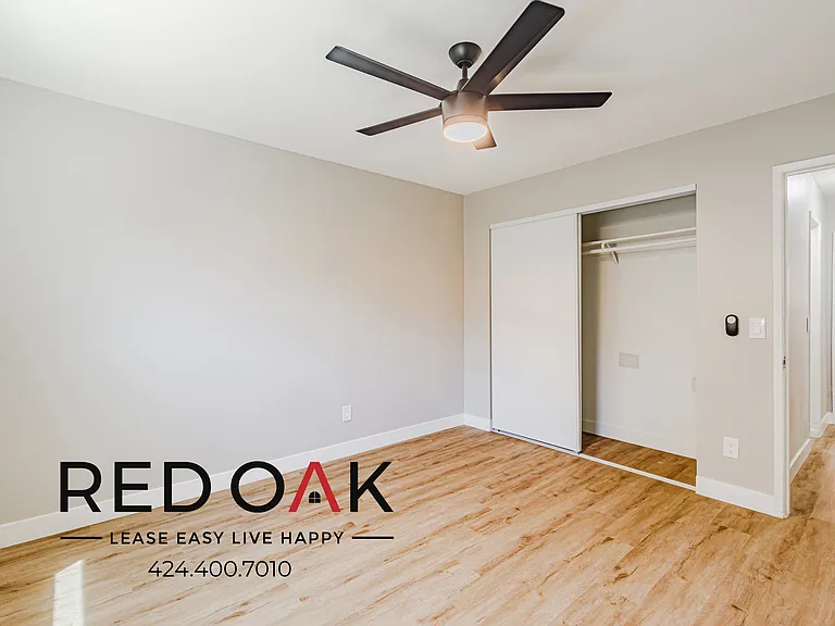 921 W 82nd St #2 — Photo 17