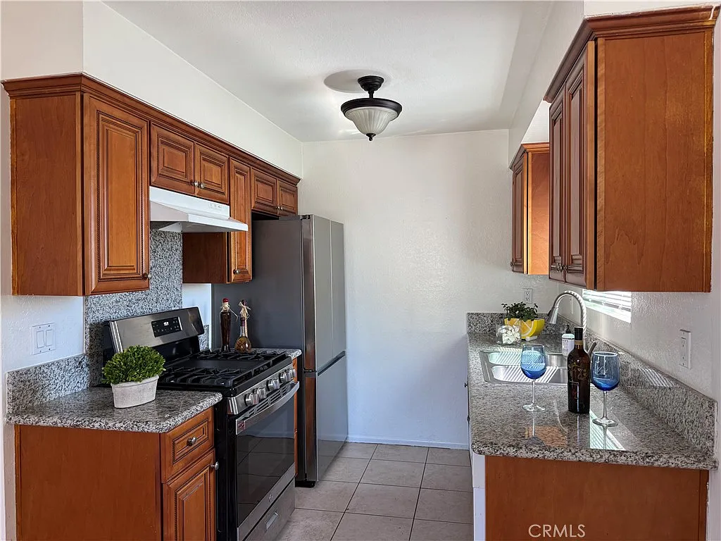 2 bed, 1100 sqft, $3,000 — Photo 4