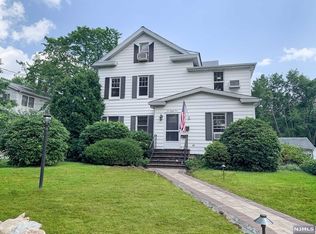 184 Erie Ave FLOOR 2, Midland Park, NJ 07432