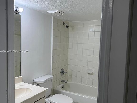 2nd image of 2900 SE 12th Rd Unit 101-28