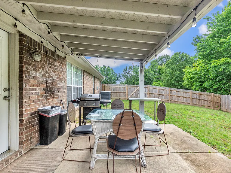 8301 Manhatten Dr — Photo 11