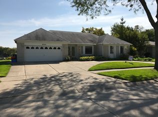 6744 Northpoint Dr, Troy, MI