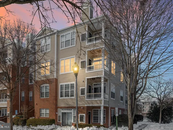 4200 Mozart Brigade Ln APT N, Fairfax, VA 22033