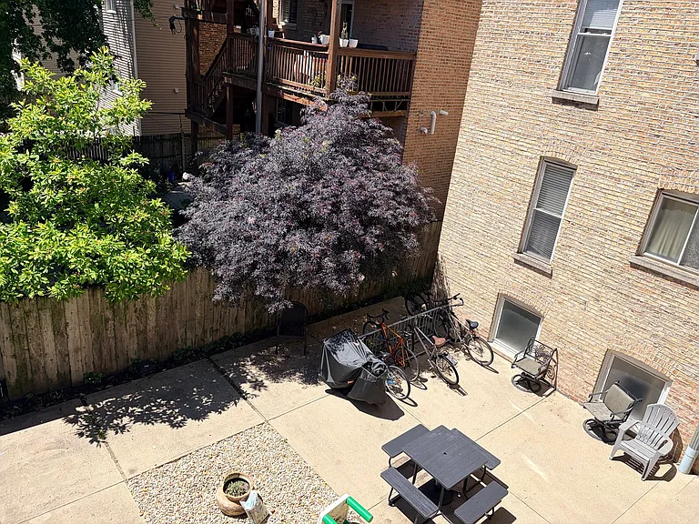 1057 W Thorndale Ave #2E — Photo 16