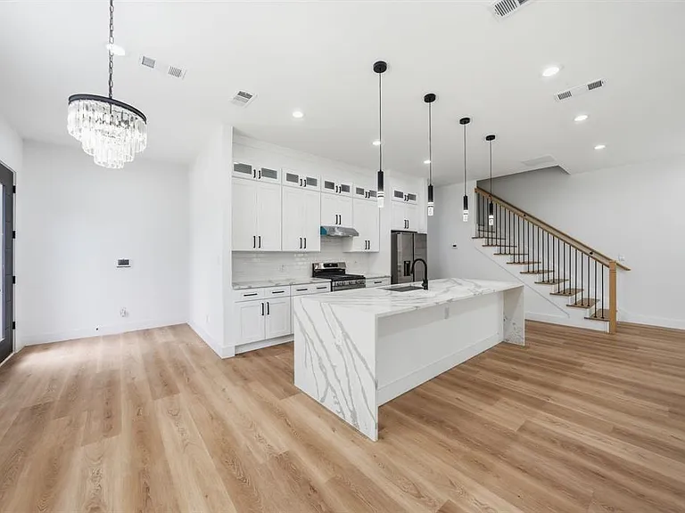 428 N Patton St — Photo 6