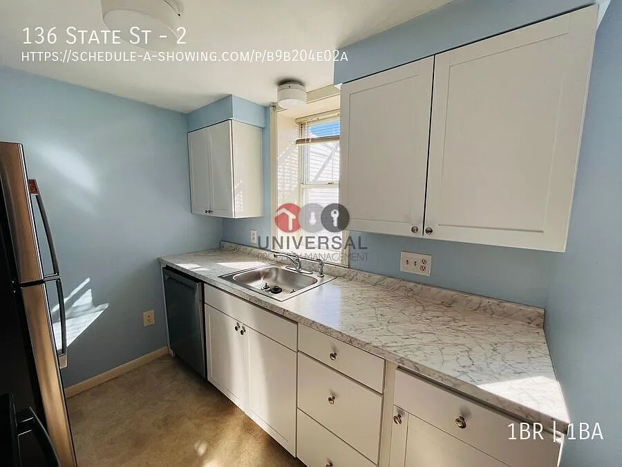 Charming One Bedroom Apartment Located in Downtown Portsmouth | Price Improvement! — Photo 3