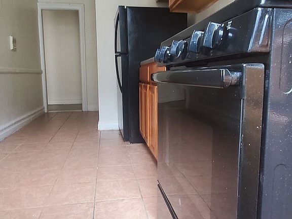 2nd image of 78 Hawthorne St #25