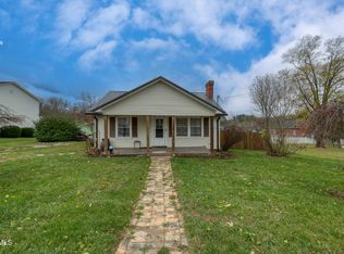 121 Fulkerson St SW, Abingdon, VA 24210