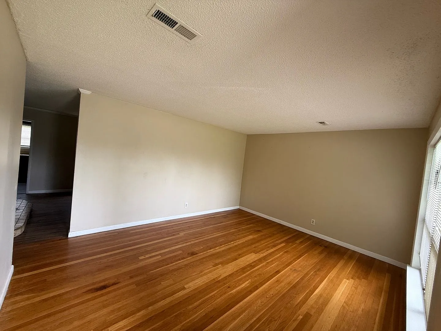 Section 8 approved 4 bedroom 2 bath house minutes from Downtown Huntsville AL! — Photo 2