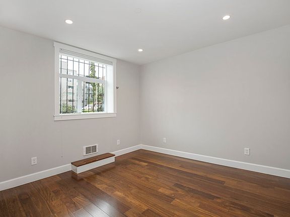 4th image of 502 Bellevue Ave E APT B1
