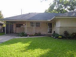 Another view of 1.0 story home with 4 bedrooms. 