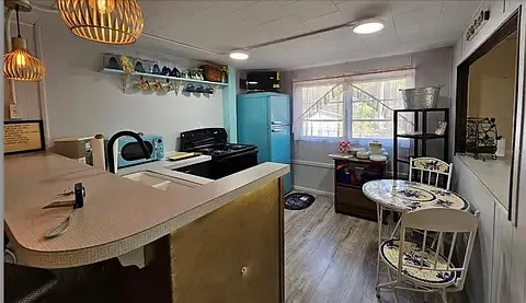 5900 S Oakridge Dr — Photo 4