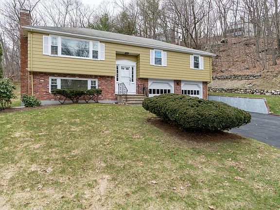 2nd image of 4 Valleywood Cir