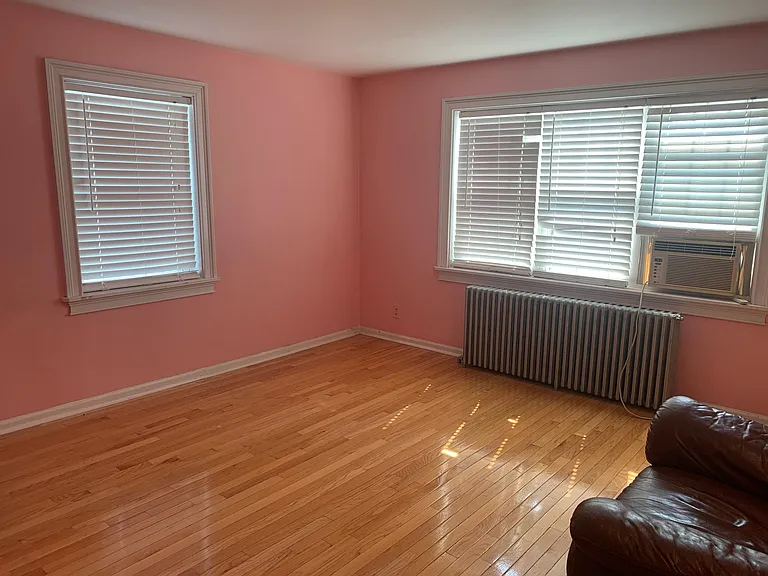 73 Soundview Ave #2 — Photo 2