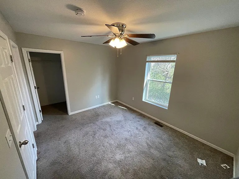 202 Tyler St — Photo 6