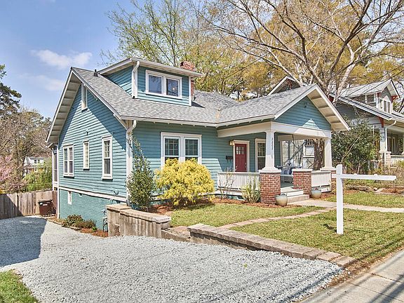 3rd image of 2202 Chapel Hill Rd