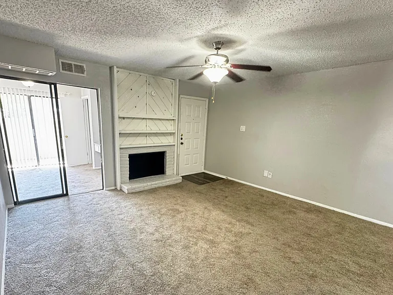 Santa Fe Apartments — Photo 9