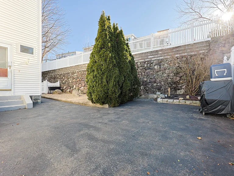52-54 Clarence St #1 — Photo 51