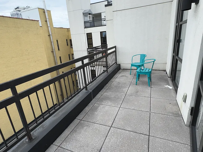 229 Roebling St #4D — Photo 12