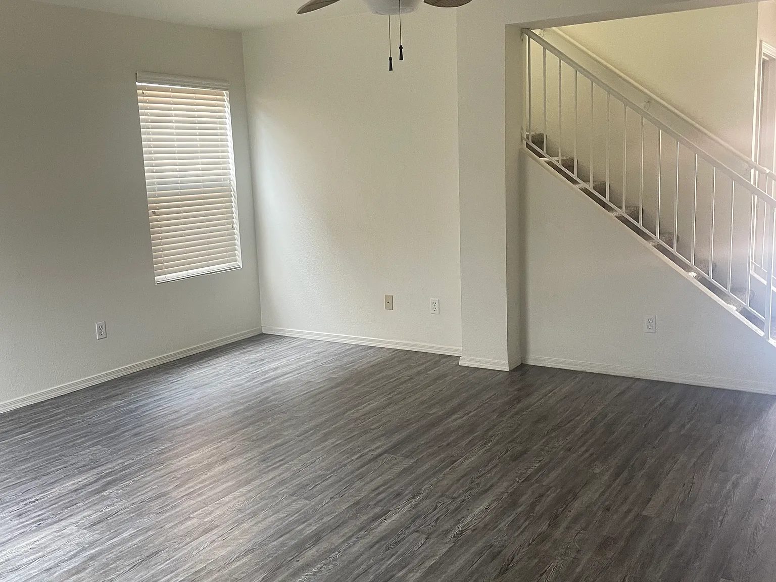 3 bed, 2.5 bath, 2105 sqft, $2,300 — Photo 4