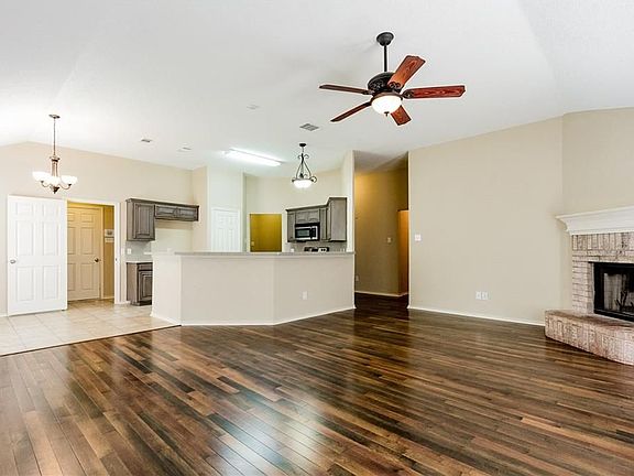 5th image of 2722 Jennie Wells Dr