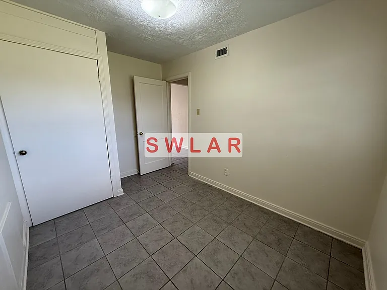 3542 Monroe St — Photo 10