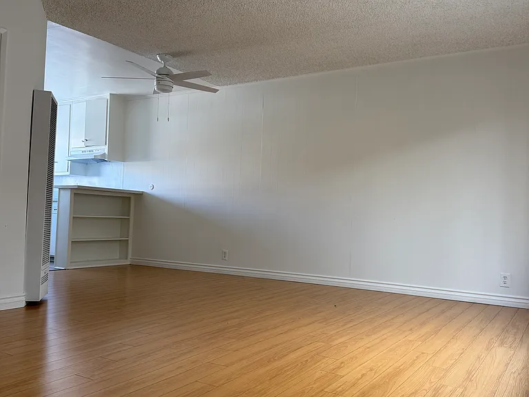17830 Magnolia Blvd #5 — Photo 14