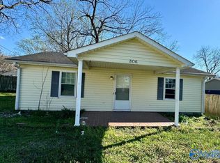 306 Rock St SE, Hartselle, AL 35640