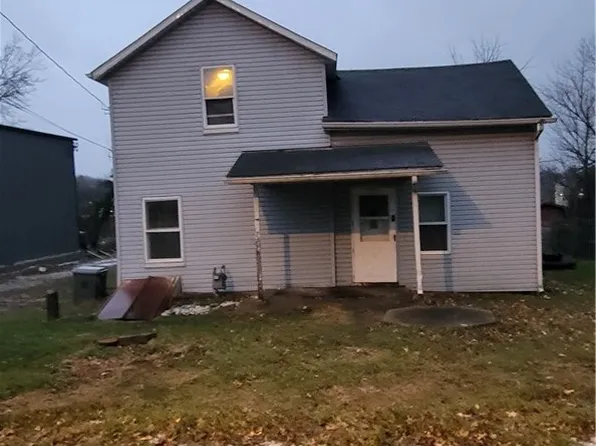 7559 Kallerer St SW, Navarre, OH 44662