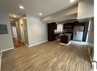 7419 S Colfax Ave #202, Chicago, IL 60649