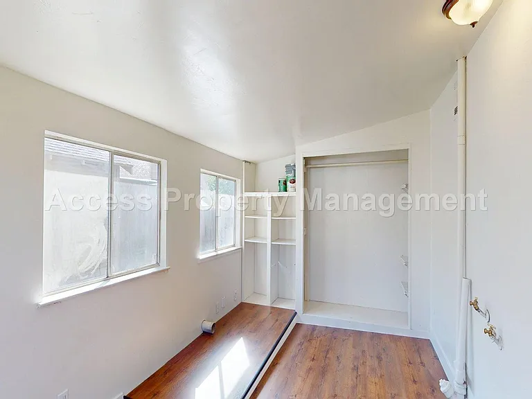 124 Walden St — Photo 15