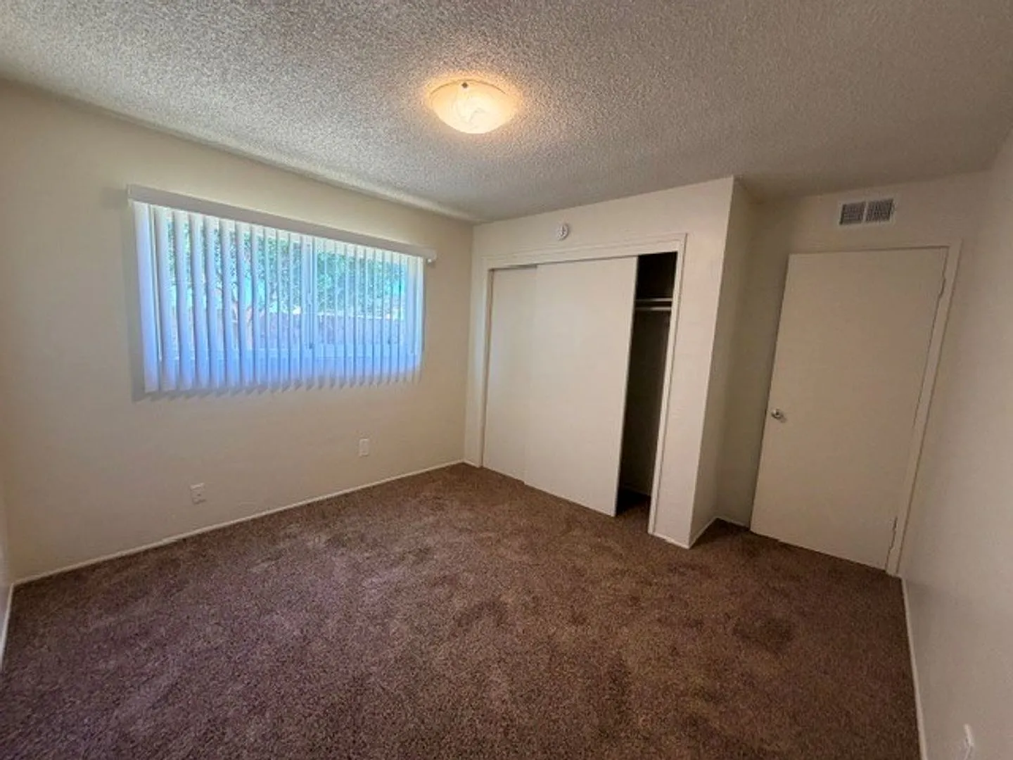 Douglas Apartments — Photo 3