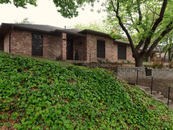 811 Braswell Dr, Cedar Hill, TX 75104