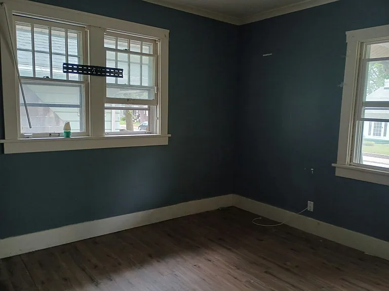 2420 N Peoria Ave — Photo 4