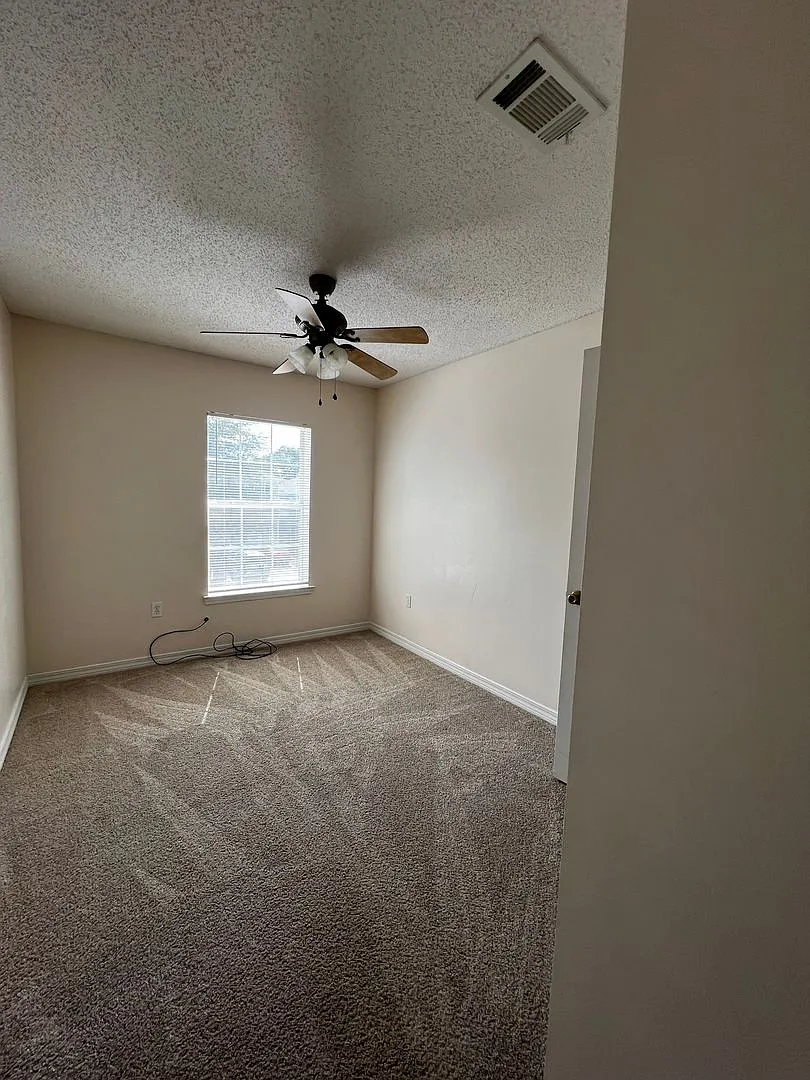 202 Johnson Court Crestview, FL 32539 — Photo 3