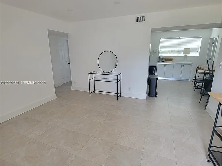 1052 SW 79th Ave — Photo 5