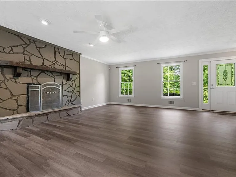 4752 Forest Glen Ct NE — Photo 6