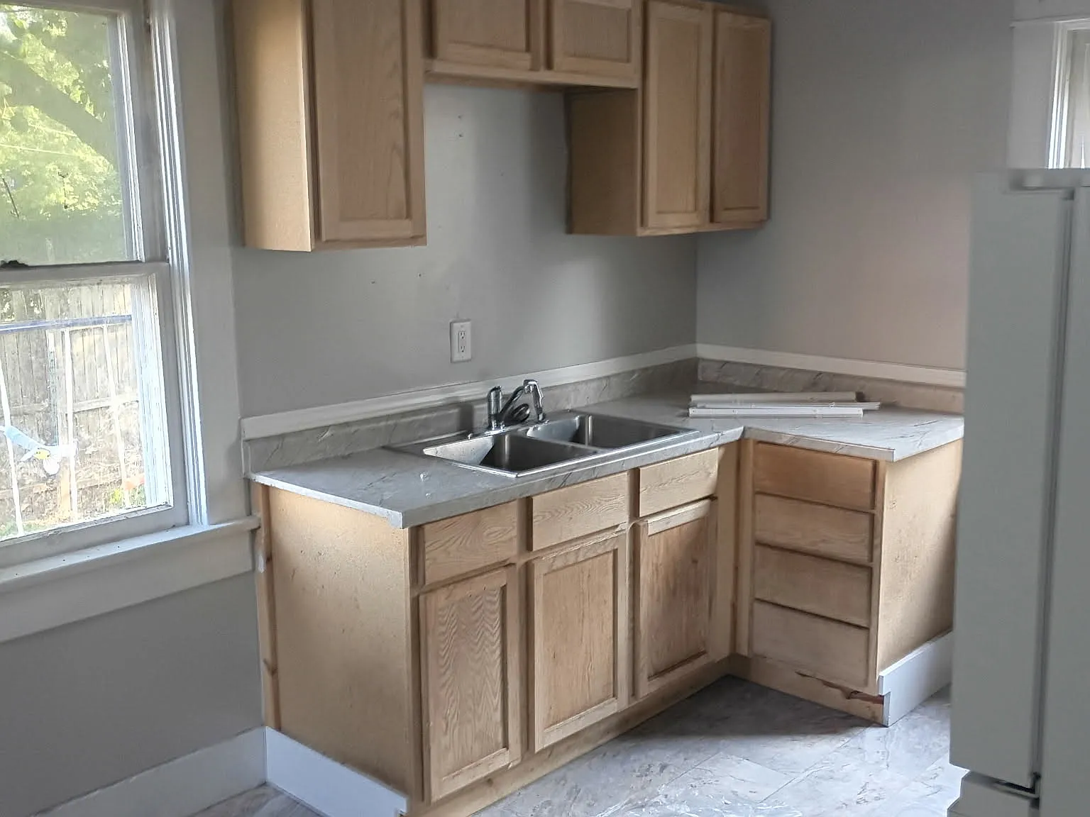 3 bed, 1.5 bath, 1320 sqft, $1,431 — Photo 2