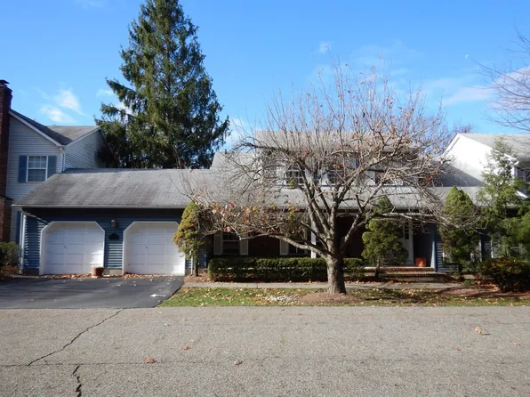 4 Tomahawk Dr, Wayne, NJ 07470