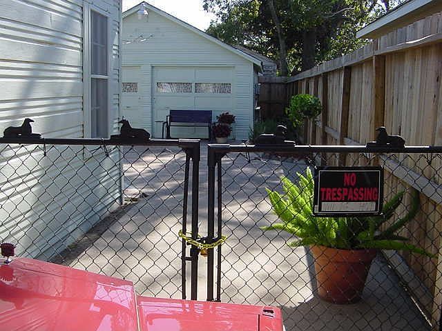driveway entrance
