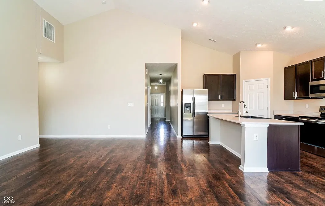 3 bed, 1804 sqft, $2,149 — Photo 3