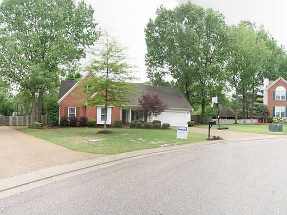 1st image of 8 Willow Branch Dr