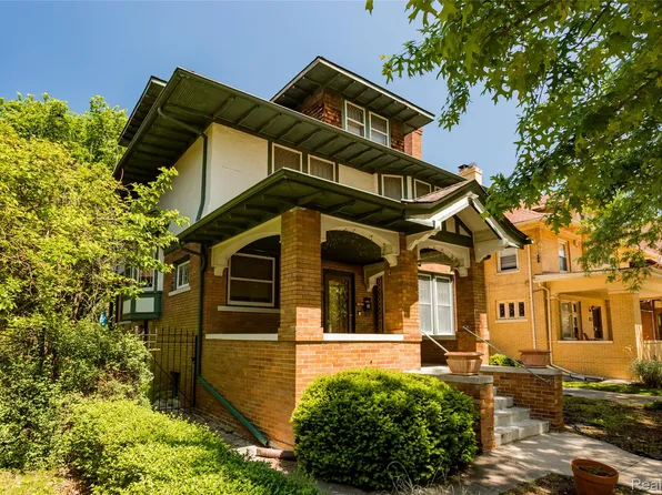 51 Massachusetts St, Highland Park, MI 48203