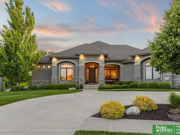 19513 Hamilton St, Elkhorn, NE 68022