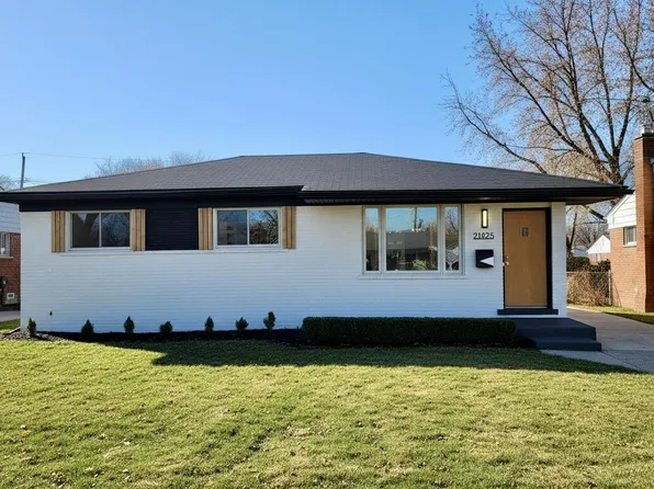 21425 Parkway St, Saint Clair Shores, MI 48082