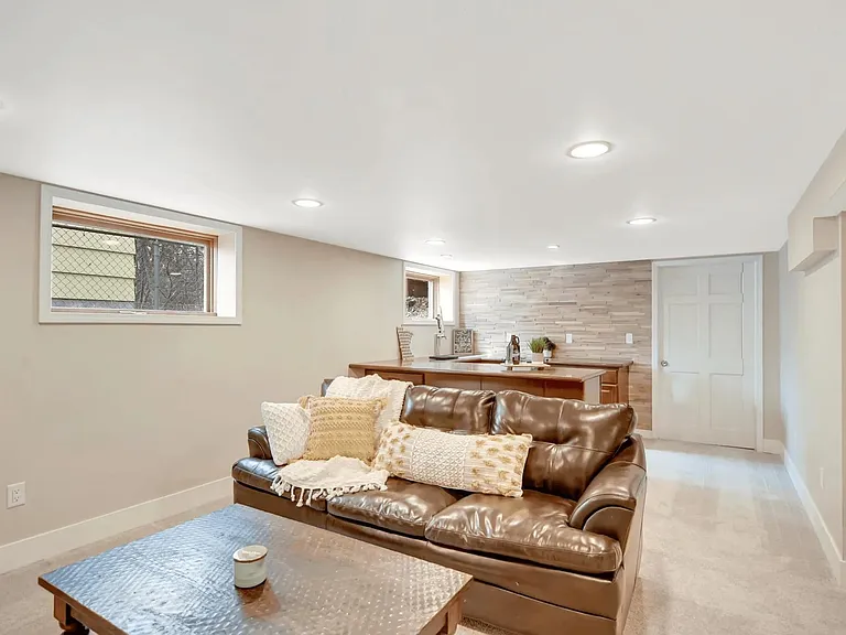 3304 Webster Ave S — Photo 13