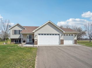 27635 Jenner Ct, Chisago City, MN 55013